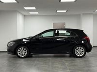 Gebraucht Mercedes A180 122 PS (89 kW) 2016 Schwarz Limousine