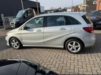 Gebraucht Mercedes B180 109 PS (80 kW) 2015 Silber Van / Kleinbus