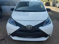 Gebraucht Toyota Aygo 69 PS (50 kW) 2016 Weiß Kleinwagen