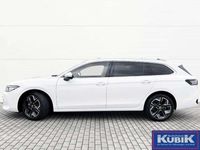 Gebraucht VW Passat Elegance 150 PS (110 kW) 2024 Pure white Kombi