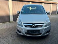 Gebraucht Opel Zafira Edition 140 PS (102 kW) 2010 Silber Van / Kleinbus
