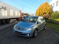 Usata Mercedes E200 193 CV (141 kW) 2005 Blu Berlina