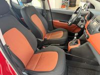 Gebraucht Hyundai i10 Edition 87 PS (63 kW) 2014 Rot Kleinwagen