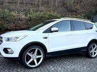 Gebraucht Ford Kuga 120 PS (88 kW) 2017 Weiß SUV