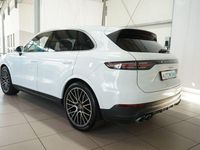 Second-hand Porsche Cayenne Chrono 340 CP (250 kW) 2022 Alb SUV