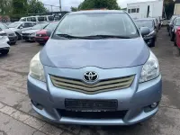 Gebraucht Toyota Verso 126 PS (92 kW) 2012 Blau Van / Kleinbus