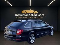 Gebraucht Skoda Superb Exclusive 170 PS (125 kW) 2014 Schwarzmagic perleffekt Kombi