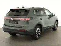 Neu VW Tiguan Life 150 PS (110 kW) 2026 Cipressino grün metallic SUV