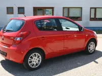 Gebraucht Hyundai i20 Comfort 77 PS (56 kW) 2009 Rot Kleinwagen