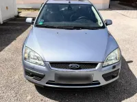 Usado Ford Focus 116 CV (85 kW) 2005 Plateado Berlina