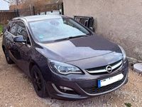 Gebraucht Opel Astra 140 PS (102 kW) 2014 Grau Kombi