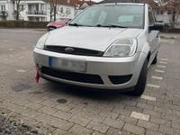 Gebraucht Ford Fiesta 69 PS (50 kW) 2005 Grau Kleinwagen