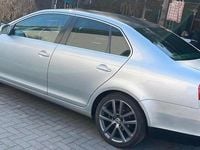Gebraucht VW Jetta 105 PS (77 kW) 2008 Silber Limousine