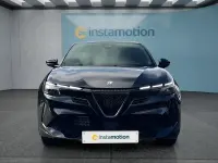 Neu Alfa Romeo Junior Sprint 136 PS (100 kW) 2026 Schwarz SUV