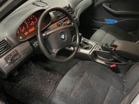 gebraucht BMW 318 i / 106.000 km / Fahrbereit 100%