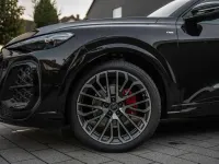 Second-hand Audi Q5 Edition .1 204 CP (150 kW) 2025 Negru SUV