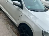 Gebraucht Skoda Rapid 106 PS (77 kW) 2013 Weiß Kleinwagen