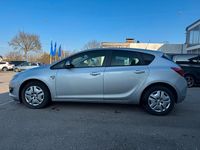 Gebraucht Opel Astra 140 PS (102 kW) 2013 Silber Limousine