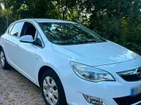 Gebraucht Opel Astra Eco 105 PS (77 kW) 2011 Weiß Kleinwagen