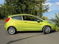 Gebraucht Ford Fiesta Titanium 97 PS (71 kW) 2011 Grün Kleinwagen