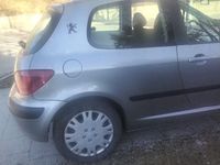Gebraucht Peugeot 307 Sport 109 PS (80 kW) 2002 Silber Kleinwagen