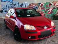 Gebraucht VW Golf V 105 PS (77 kW) 2005 Rot Kleinwagen