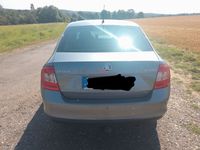 Gebraucht Skoda Rapid Ambition 105 PS (77 kW) 2013 Grau Limousine