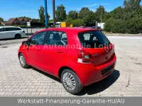 Gebraucht Toyota Yaris Cool 101 PS (74 kW) 2012 Rot Kleinwagen