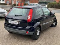 Gebraucht Ford Fiesta Ambiente 60 PS (44 kW) 2007 Blau Kleinwagen