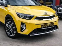 Gebraucht Kia Stonic Spirit 120 PS (88 kW) 2021 Floridagelb met./schwar (metallic) SUV