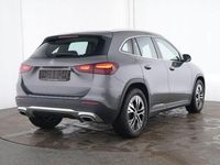 Gebraucht Mercedes GLA200 Progressive 150 PS (110 kW) 2024 Mountaingrau  met. (metallic) SUV