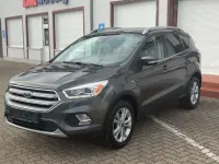 Gebraucht Ford Kuga Titanium 150 PS (110 kW) 2017 Grau SUV