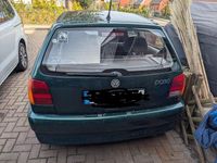 Second-hand VW Polo Basis 50 CP (36 kW) 1999 Verde Berlinǎ