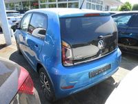 Usata VW up! Active 65 CV (47 kW) 2021 Blu Utilitaria