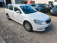 Gebraucht Skoda Octavia 105 PS (77 kW) 2011 Weiß Kombi