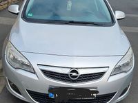 Gebraucht Opel Astra 95 PS (69 kW) 2011 Silber Kombi