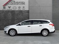 Gebraucht Ford Focus Ambiente 101 PS (74 kW) 2015 Weiß Limousine