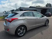 Gebraucht Hyundai i30 YES! 110 PS (80 kW) 2015 Weiß Limousine