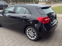 Gebraucht Mercedes A180 122 PS (89 kW) 2013 Schwarz Limousine