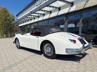 Gebraucht Jaguar XK 250 PS (183 kW) 1960 Weiß Cabrio