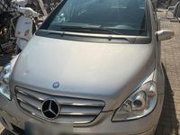 Gebraucht Mercedes B180 109 PS (80 kW) 2008 Silber Van / Kleinbus