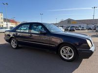 Gebraucht Mercedes E280 Avantgarde 204 PS (150 kW) 1998 Blau Limousine