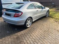 Gebraucht Mercedes C180 143 PS (105 kW) 2004 Silber Coupé