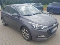 Gebraucht Hyundai i20 101 PS (74 kW) 2016 Grau Kleinwagen
