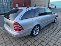 Gebraucht Mercedes C320 224 PS (164 kW) 2006 Silber Kombi