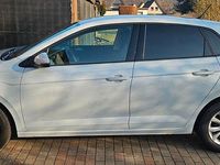 Gebraucht VW Polo Comfortline 95 PS (69 kW) 2019 Weiß Kleinwagen