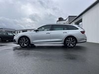 Gebraucht Skoda Octavia Clever 116 PS (85 kW) 2023 Brilliantsilber Kombi