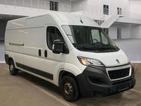 Gebraucht Peugeot Boxer 140 PS (102 kW) 2023 Silber Van