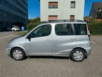 Gebraucht Toyota Yaris Verso 86 PS (63 kW) 2002 Silber Van / Kleinbus
