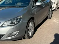 Gebraucht Opel Astra 165 PS (121 kW) 2012 Grau Kombi